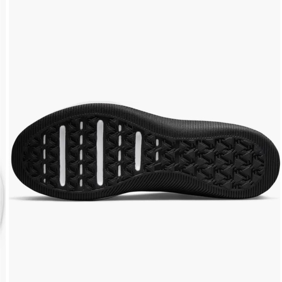 New in Box MC Trainer 2 Sneaker (Men) size 11. - Picture 3 of 5